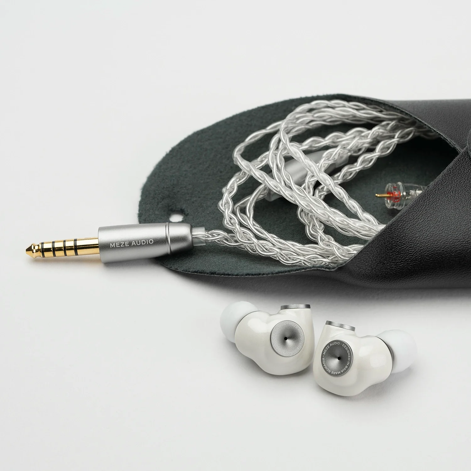 2 PIN TO BALANCED 4.4 MM SILVER PLATED UPGRADE CABLE - Image 3